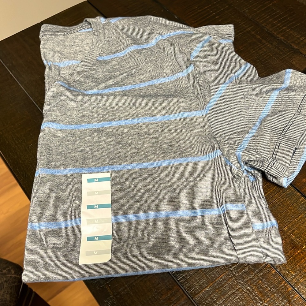 Old Navy V neck